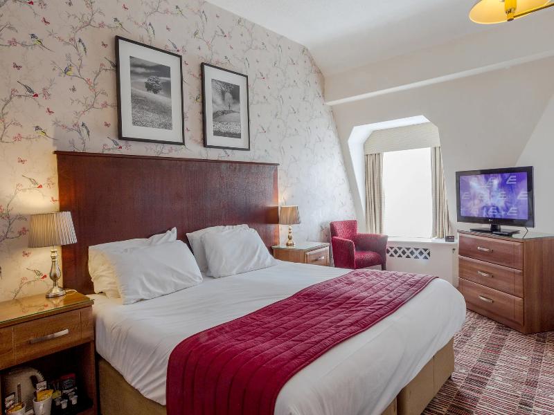 Old Swan Hotel image