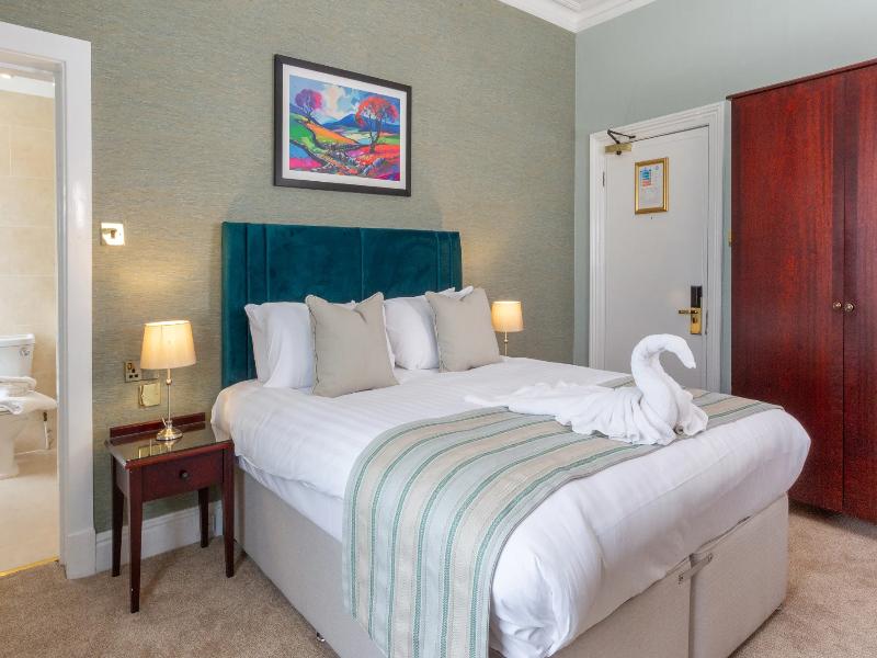 Old Swan Hotel image
