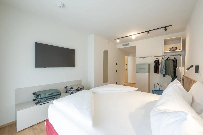 Ètra Suites & Apartments image