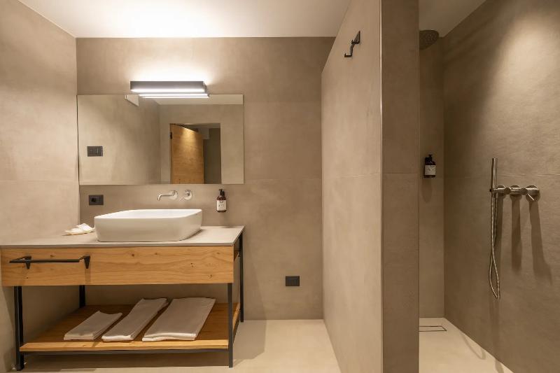 Ètra Suites & Apartments image