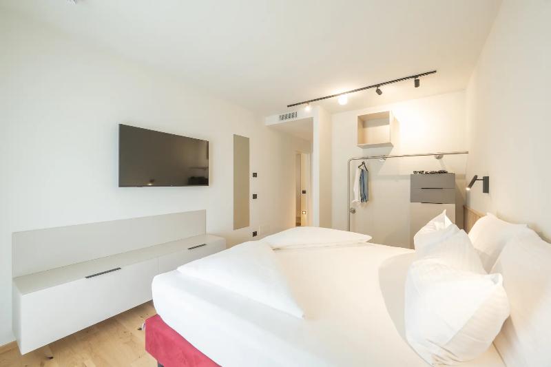 Ètra Suites & Apartments image