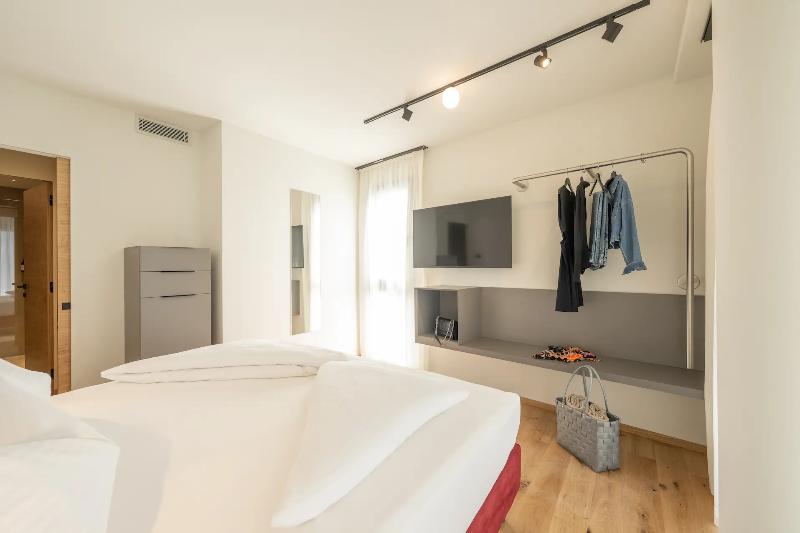 Ètra Suites & Apartments image