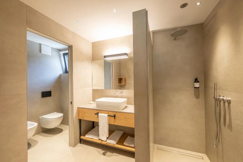 Ètra Suites & Apartments image