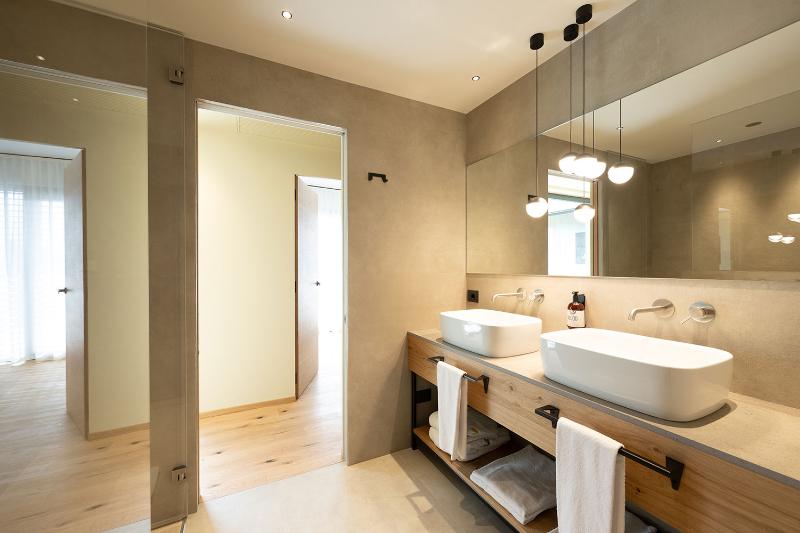 Ètra Suites & Apartments image