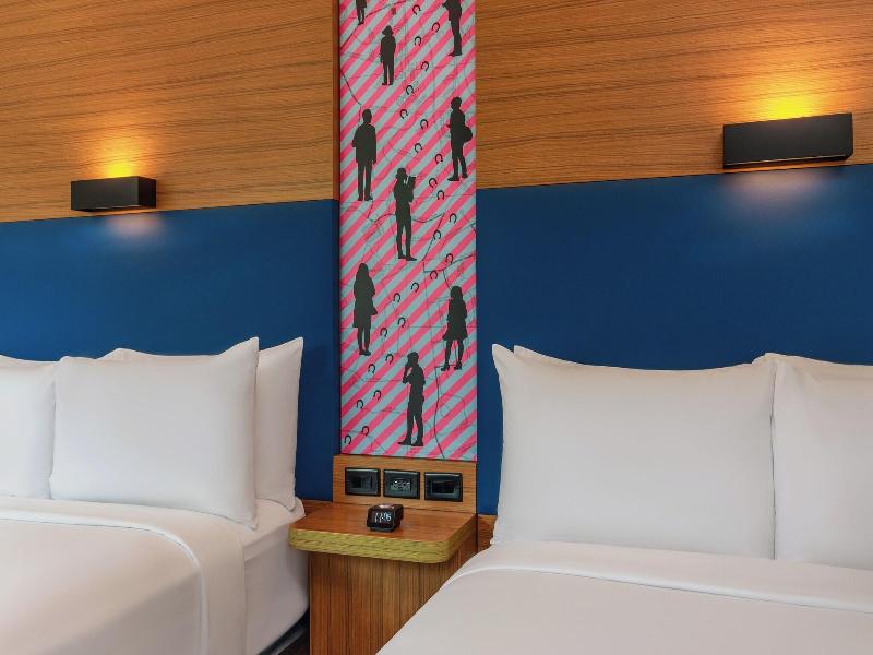 Aloft Lexington image