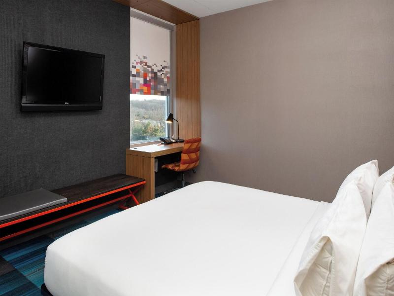 Aloft Lexington image