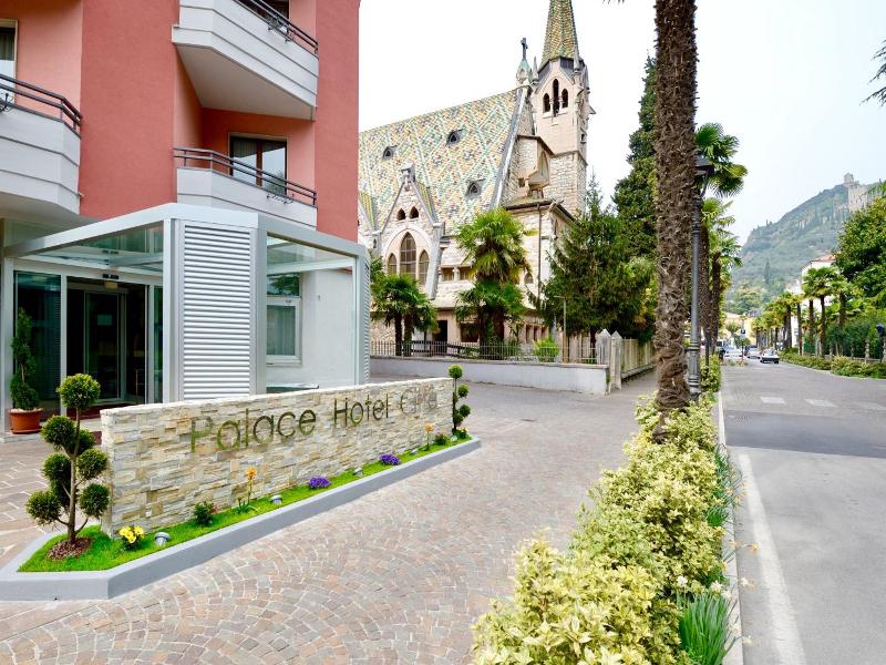 Palace Città image