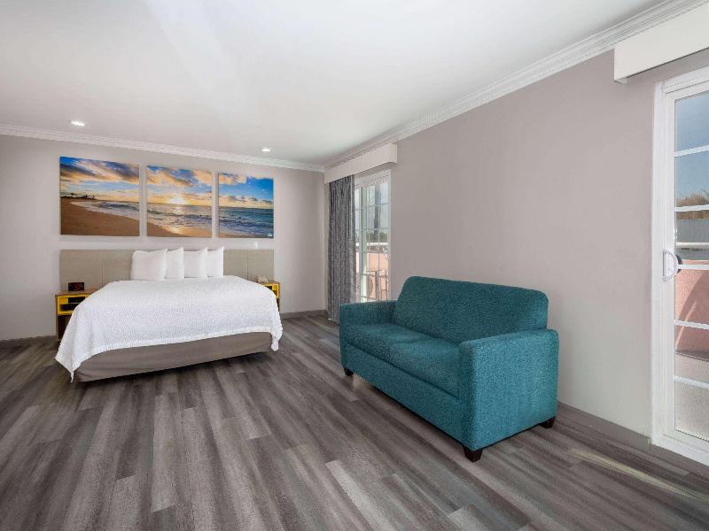 Days Inn by Wyndham Santa Monica/Los Angeles image