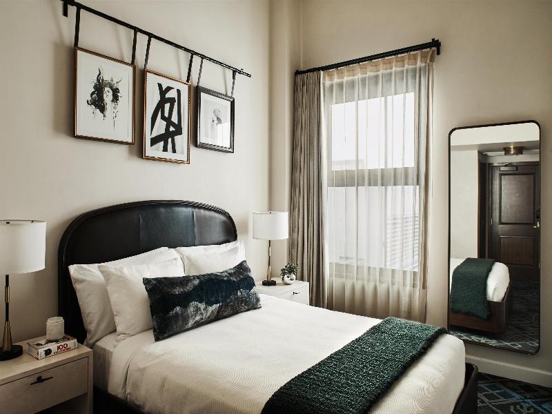 Hotel Figueroa image