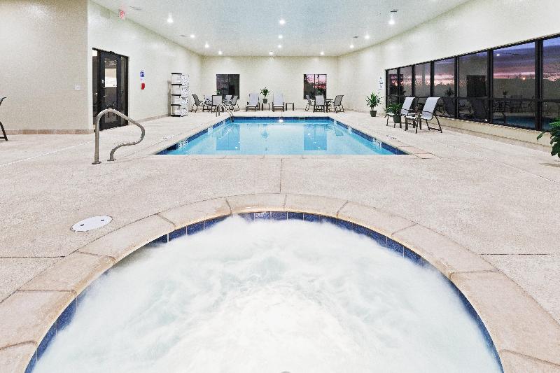 Holiday Inn Express & Suites Brownfield By IHG image