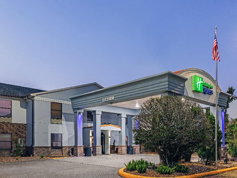 Holiday Inn Express Breaux Bridge/Henderson By IHG