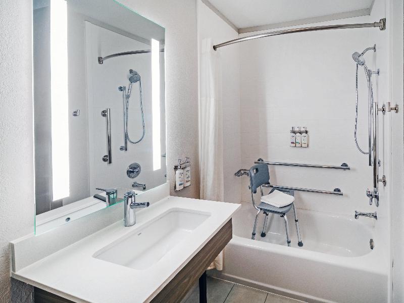 SUITE Accessible KING SIZE BED