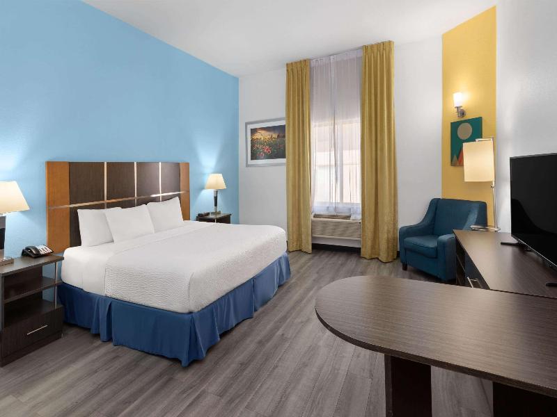 Days Inn &Suites by Wyndham Lubbock Medical Center image