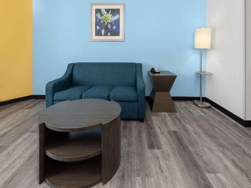 Days Inn &Suites by Wyndham Lubbock Medical Center image