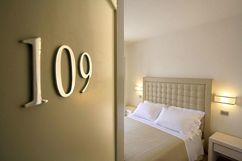 Hotel Alta la vista image
