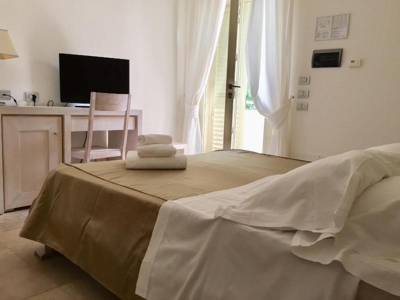 Hotel Alta la vista image