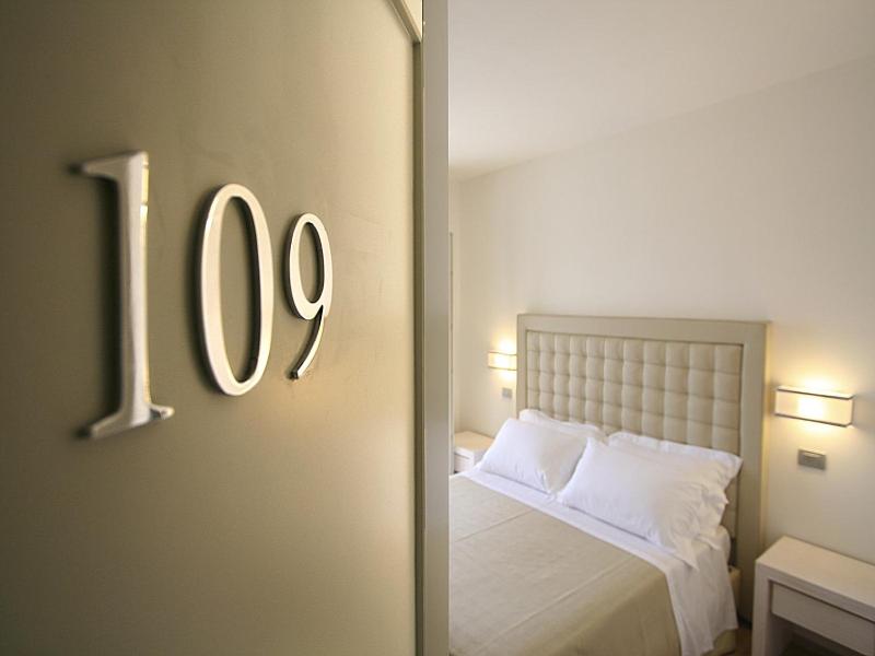 Hotel Alta la vista image
