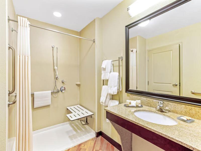La Quinta Inn & Suites Lancaster image
