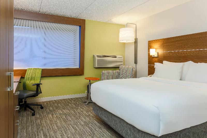 Holiday Inn Express Milwaukee-West Medical Center photo 15