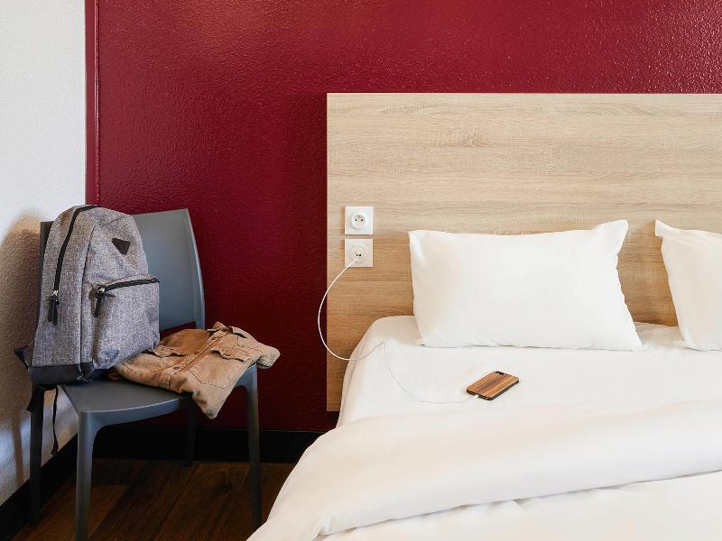 Hotel F1 Marseille Provence image