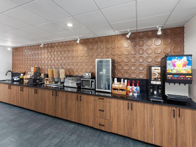 Wingate By Wyndham Sheboygan image