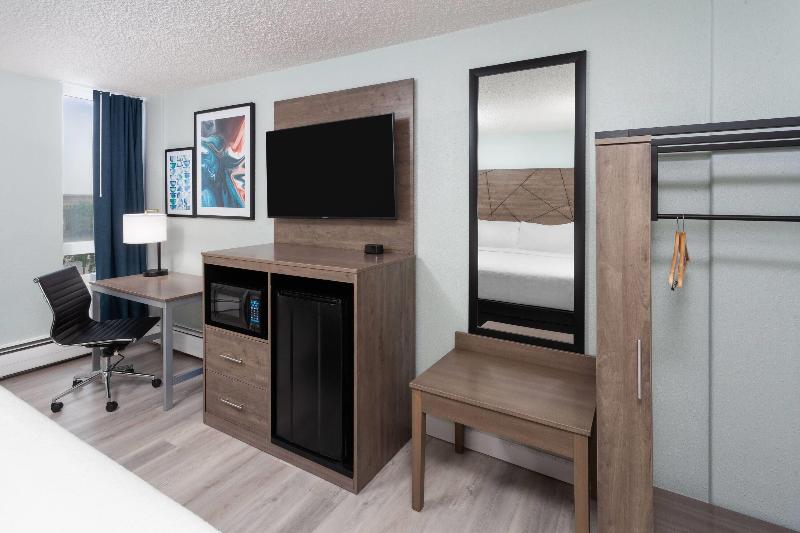 Wingate By Wyndham Sheboygan image