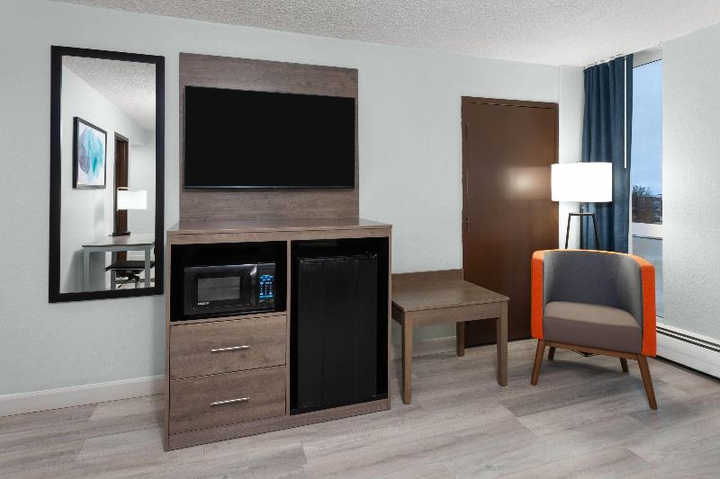 Wingate By Wyndham Sheboygan image