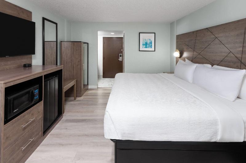 Wingate By Wyndham Sheboygan image
