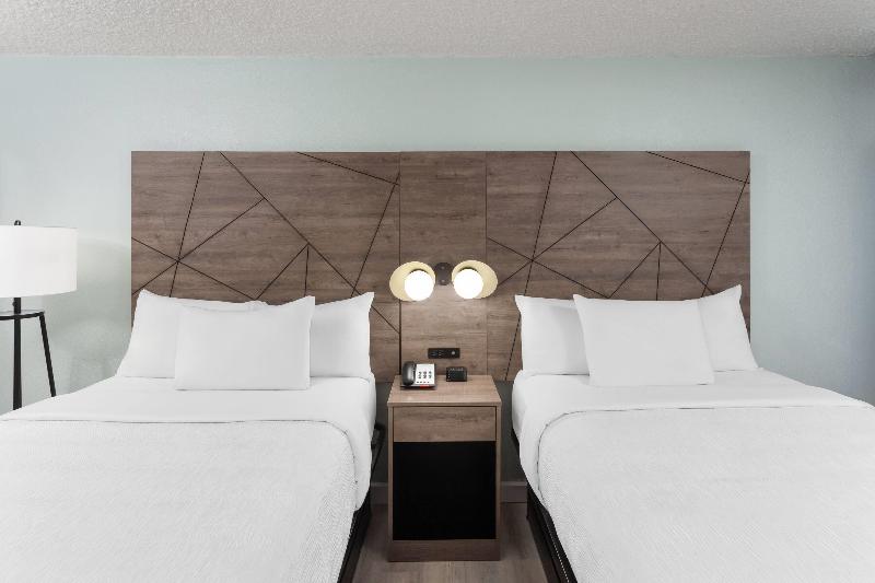 Wingate By Wyndham Sheboygan image