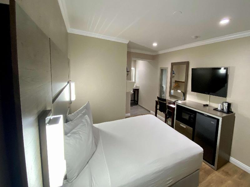 SureStay Hotel by Best Western Santa Cruz image