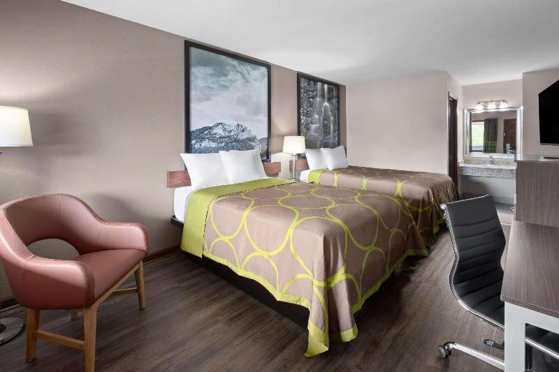 Super 8 by Wyndham Bridgeport/Clarksburg Area image