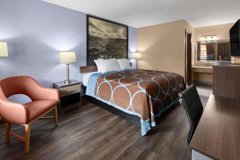 Super 8 by Wyndham Bridgeport/Clarksburg Area image