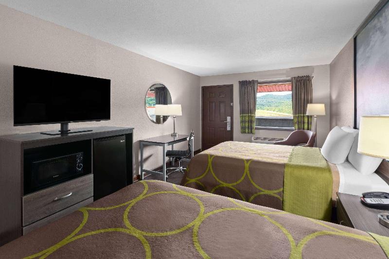 Super 8 by Wyndham Bridgeport/Clarksburg Area image