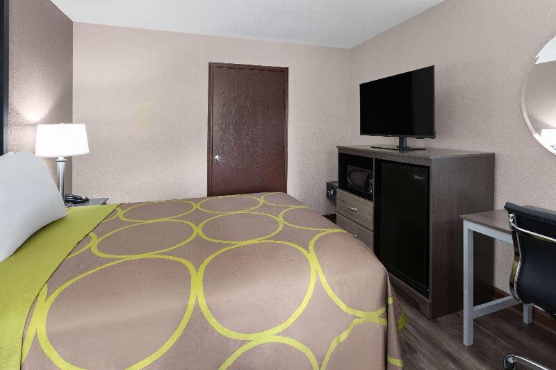 Super 8 by Wyndham Bridgeport/Clarksburg Area image