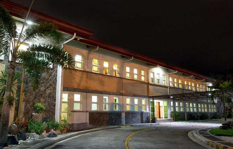 La Piazza Hotel and Convention Center 2