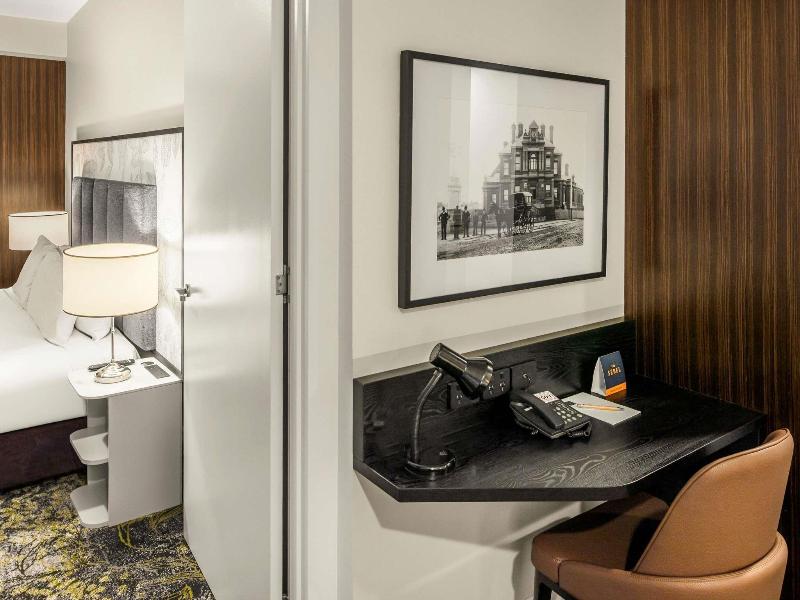 Hotel 115 image