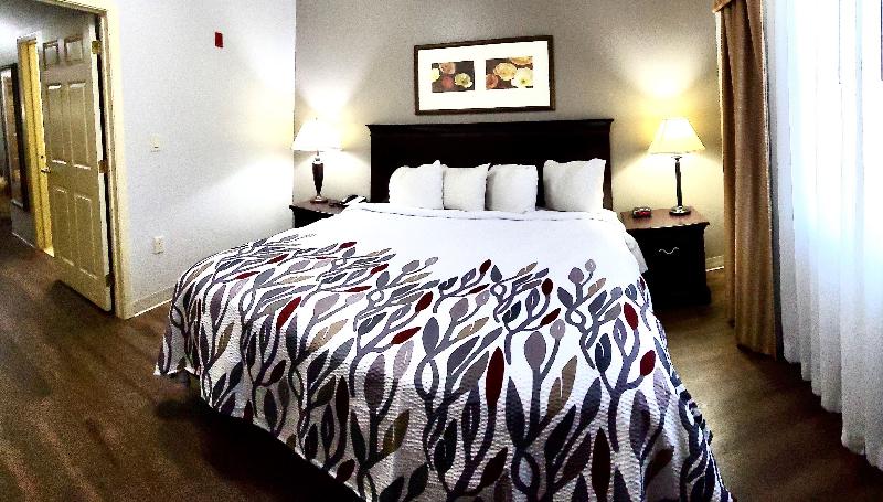 Red Roof Inn & Suites Midland image