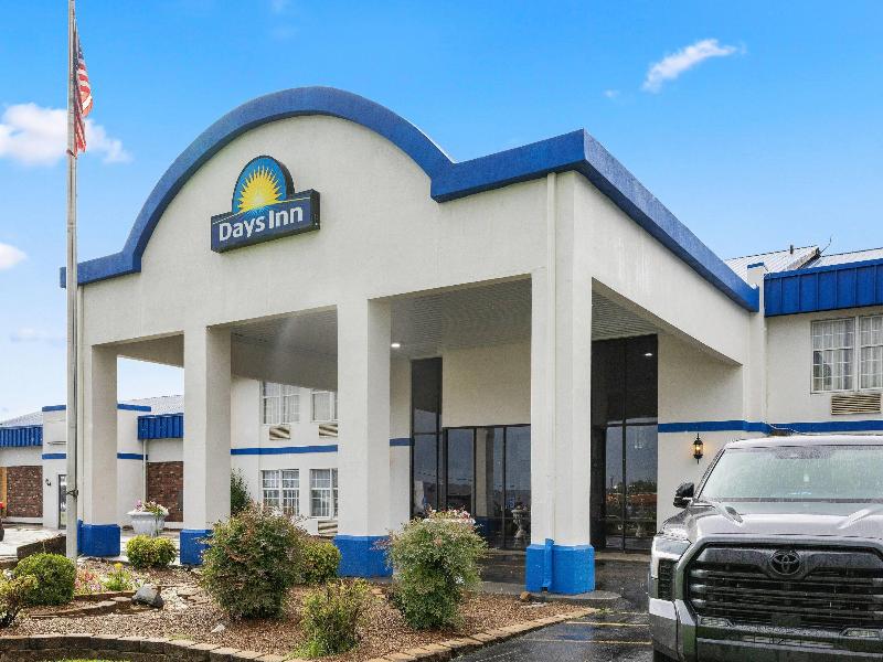Days Inn by Wyndham Madisonville image