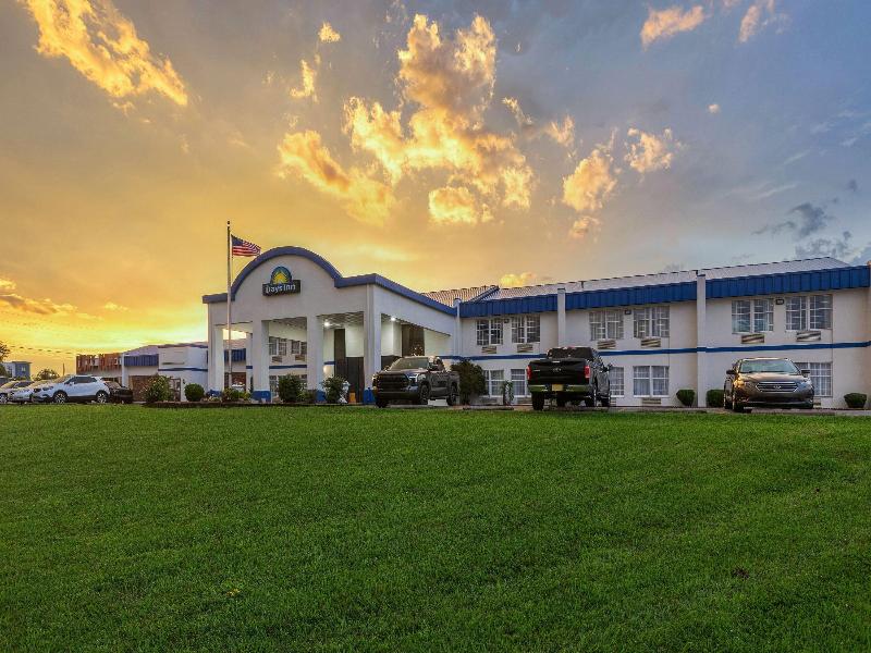 Days Inn by Wyndham Madisonville image