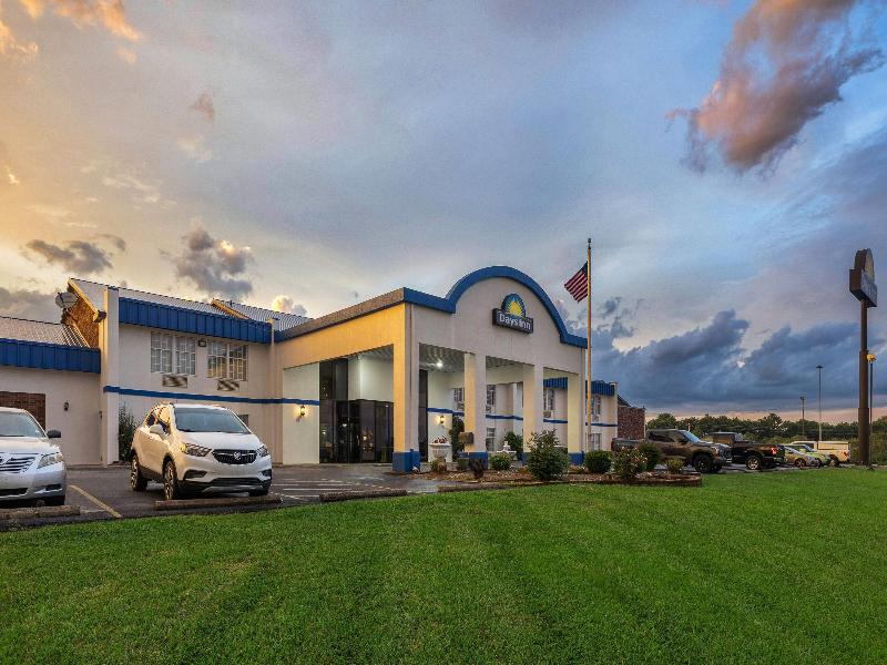 Days Inn by Wyndham Madisonville image