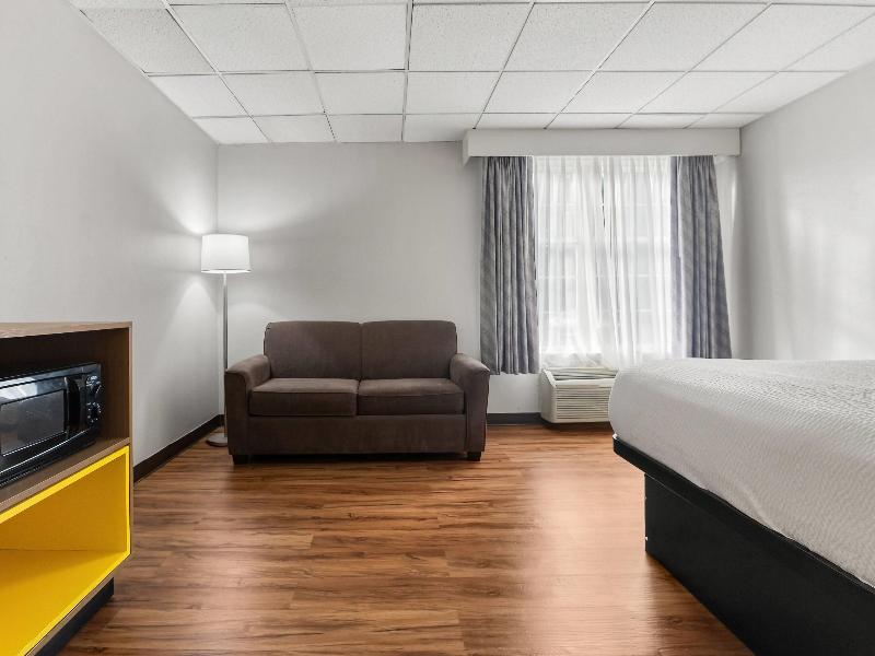 Days Inn by Wyndham Madisonville image