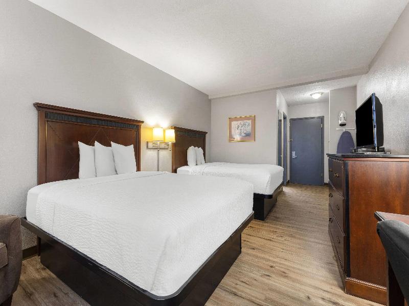 Days Inn by Wyndham Madisonville image
