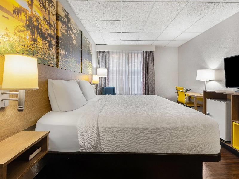 Days Inn by Wyndham Madisonville image
