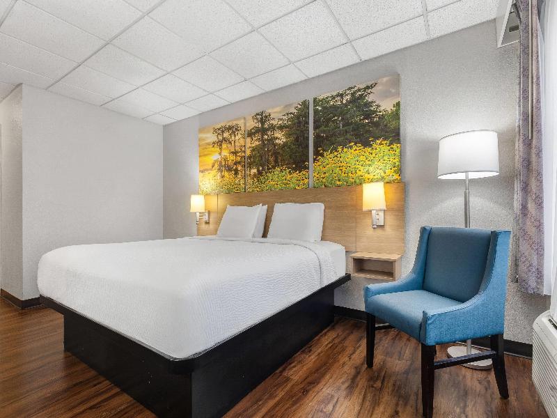 Days Inn by Wyndham Madisonville image