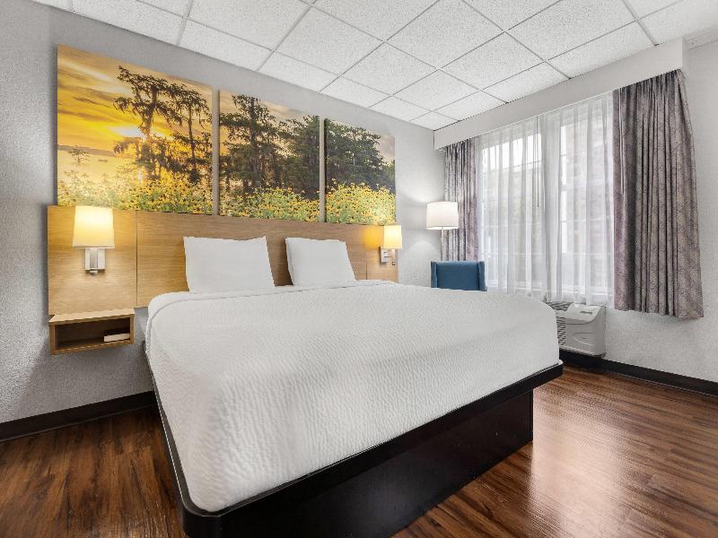 Days Inn by Wyndham Madisonville image