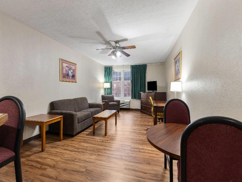 Days Inn by Wyndham Madisonville image