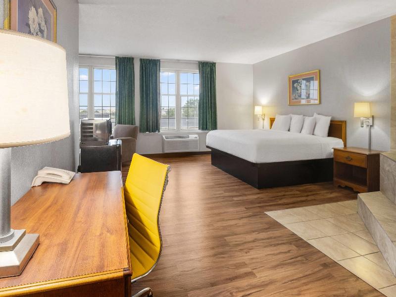 Days Inn by Wyndham Madisonville image