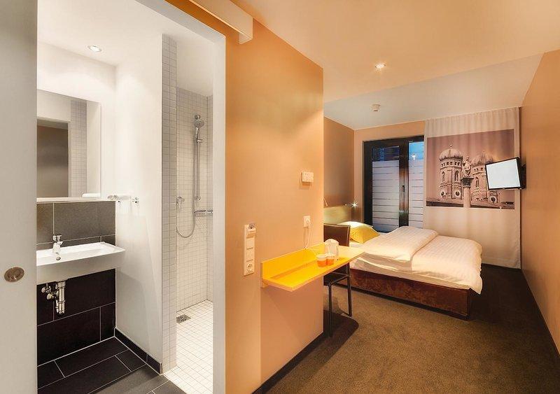 B&B HOTEL München-Moosach image