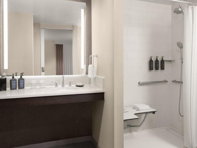Sheraton Milwaukee Brookfield image