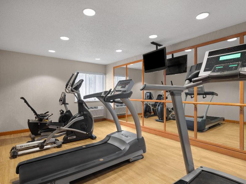 La Quinta Inn Milwaukee Airport/Oak Creek image